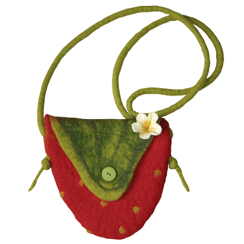 Gefilzte Tasche in Erdbeerform mit kleiner Blüte aus Filz